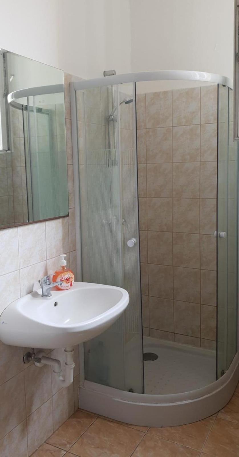 White Ship Apartman Budapest Eksteriør billede